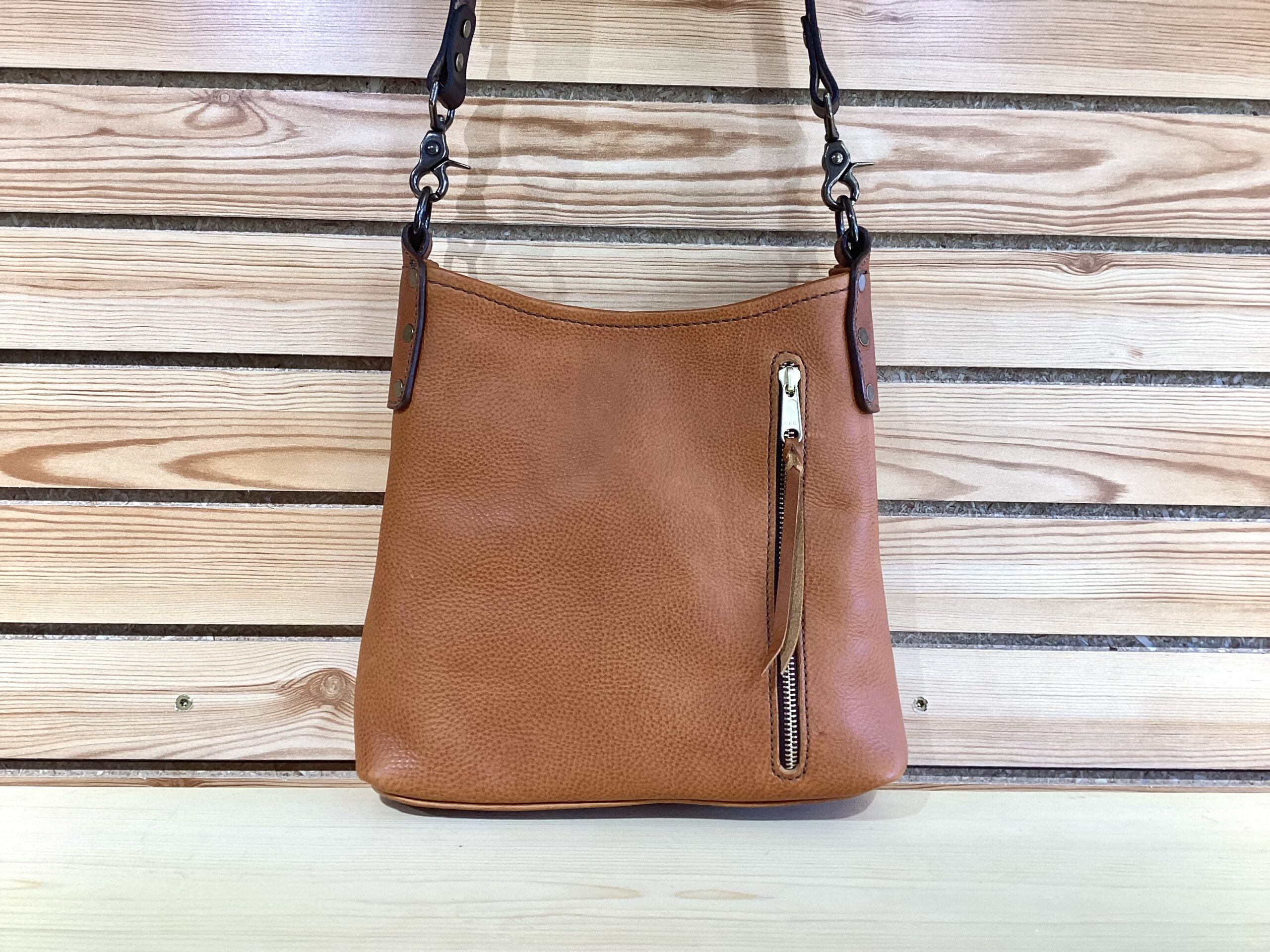 Amber Crossbody Bag - Image 2